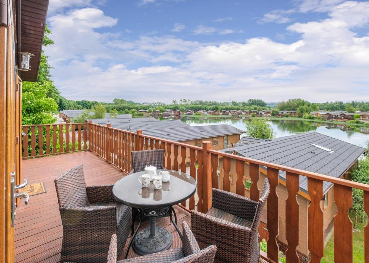 South Lakeland Leisure Village Hornby  Екстериор снимка