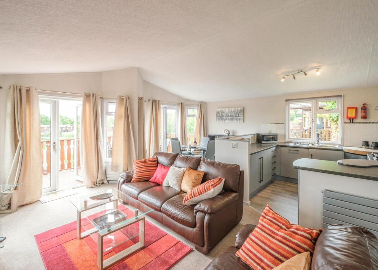 South Lakeland Leisure Village Hornby  Екстериор снимка