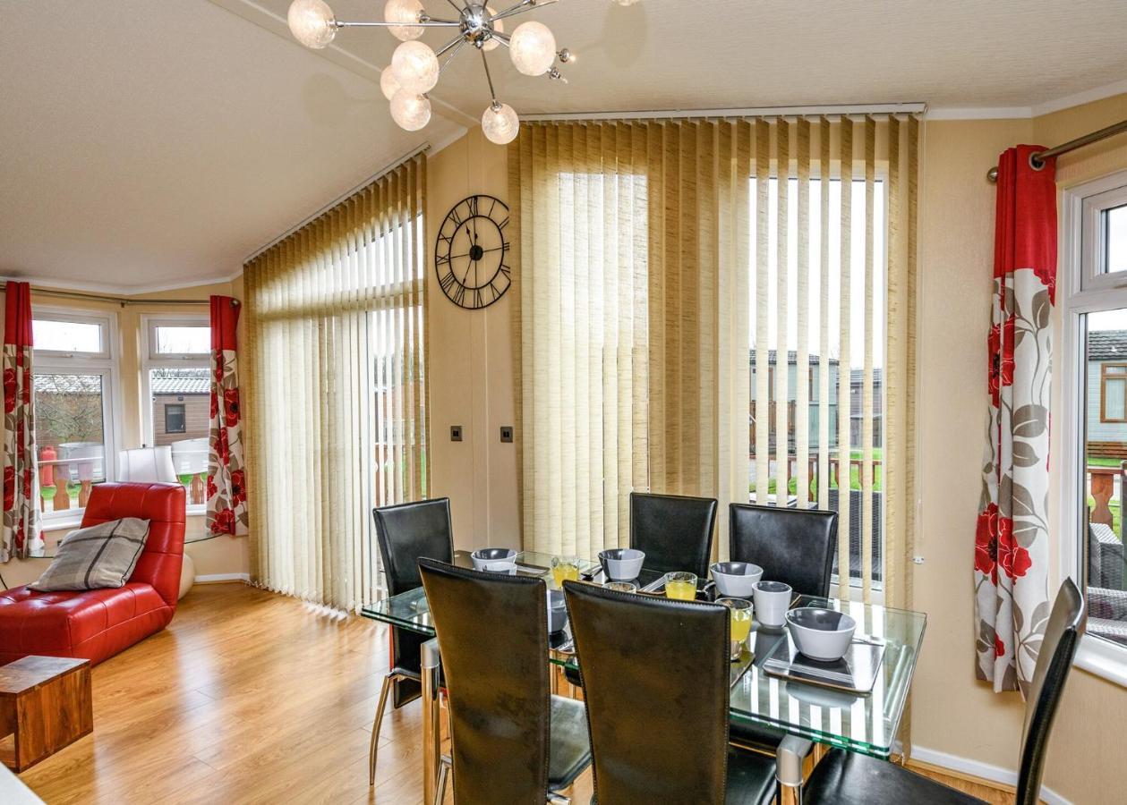 South Lakeland Leisure Village Hornby  Екстериор снимка